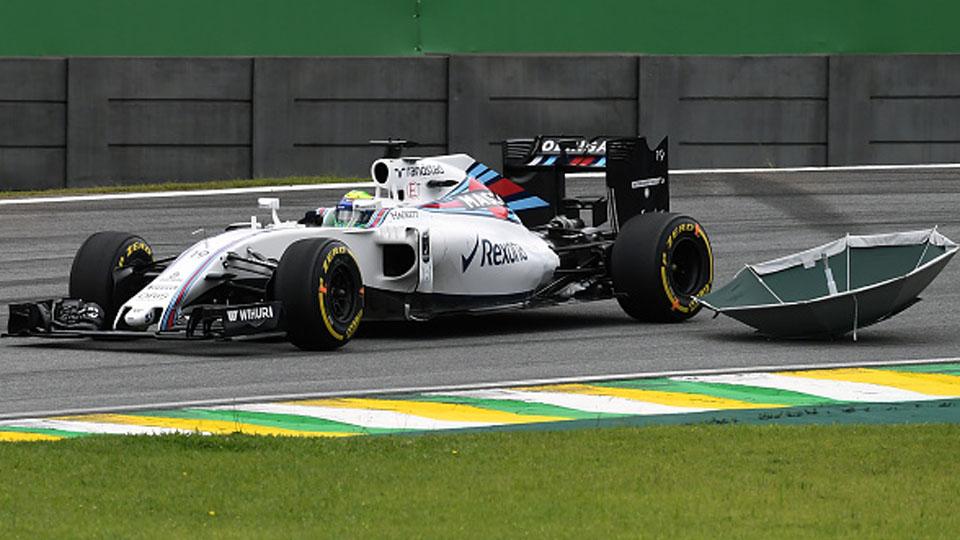 Felipe%20Massa%20saat%20dalam%20lintasan%20balap.